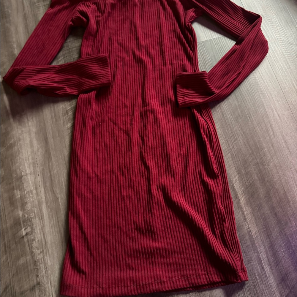 Elegant Red Ribbed Dress